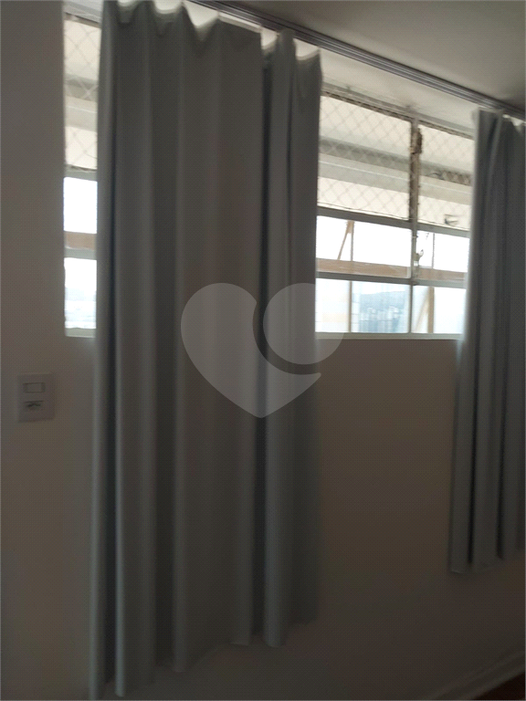 HIGIENÓPOLIS - APTO DE 2 DORMS REFORMADO