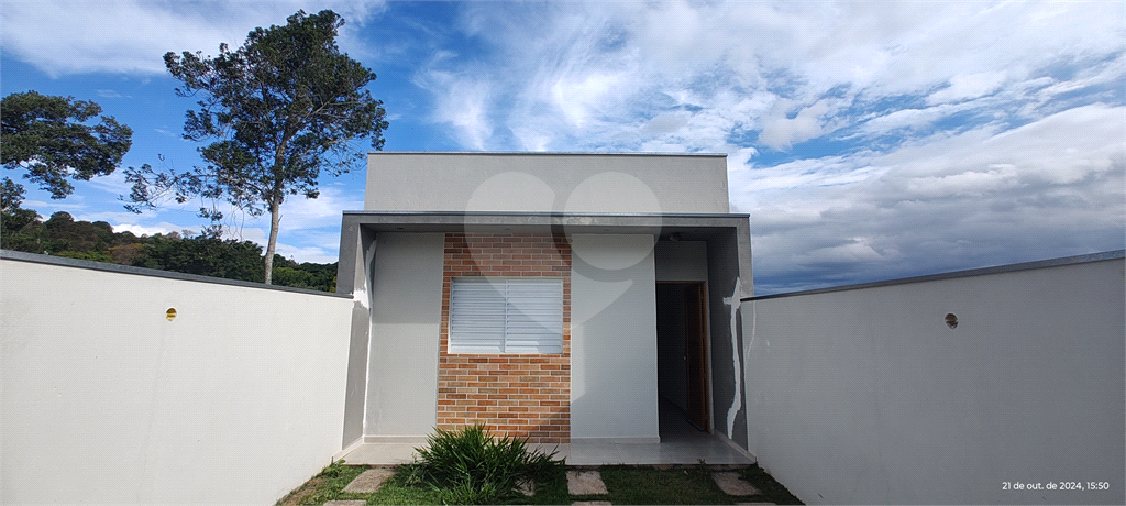 Casa à venda com 2 quartos, 74m² - Foto 2