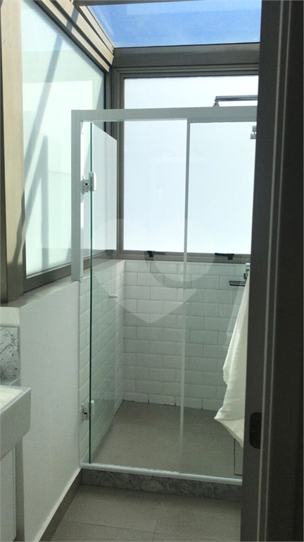 LOCAÇÃO COBERTURA DUPLEX JARDINS RICAMENTE MOBILIADA - 2 VAGAS 