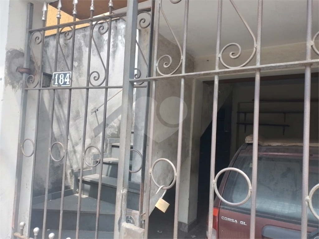 Sobrado 2 Dormitórios, Sala, Cozinha, 2 Banheiros, Lavanderia, 1 Vaga. Tucuruvi.