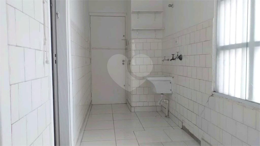 Apartamento à venda com 3 quartos, 181m² - Foto 2