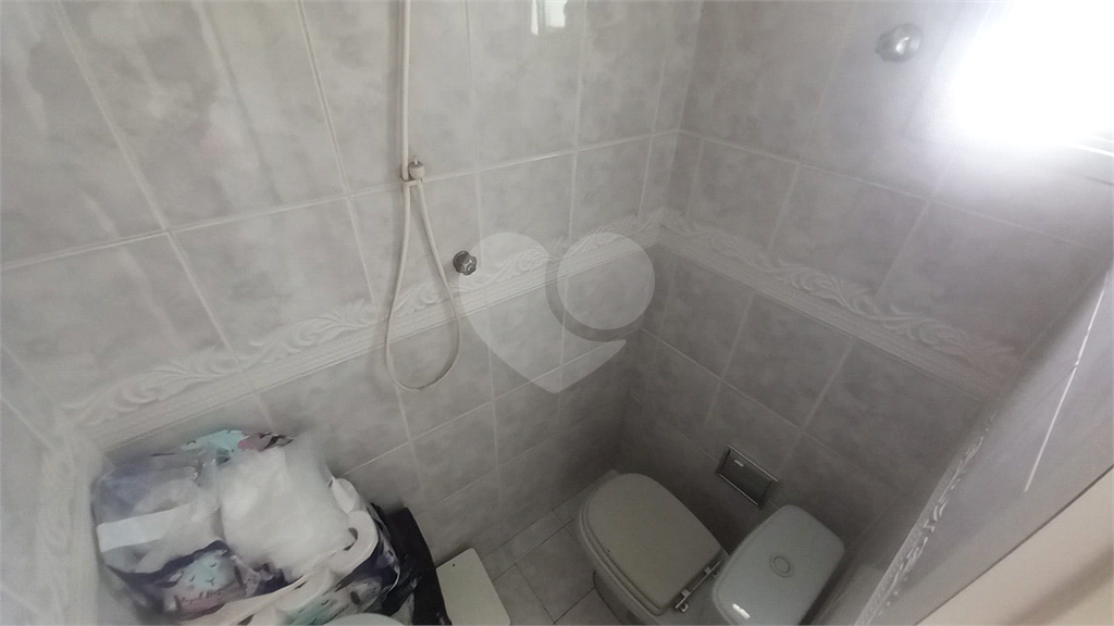 Apartamento com dois quartos, escritório, banheiro, cozinha, área de serviço, 1 vaga em Santana!
