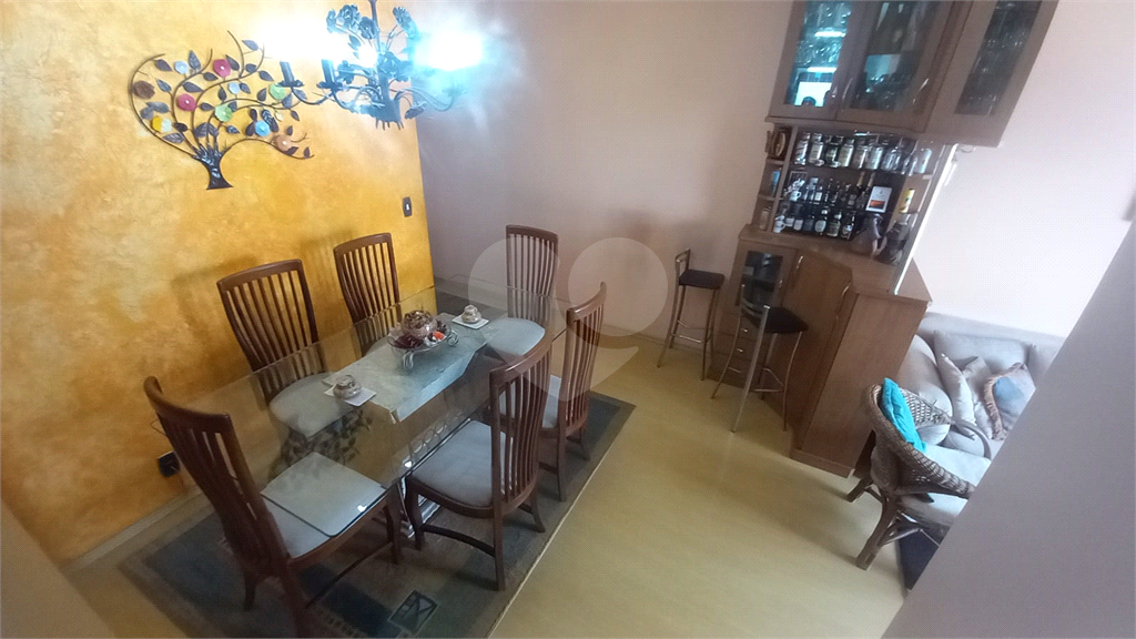 Apartamento com dois quartos, escritório, banheiro, cozinha, área de serviço, 1 vaga em Santana!