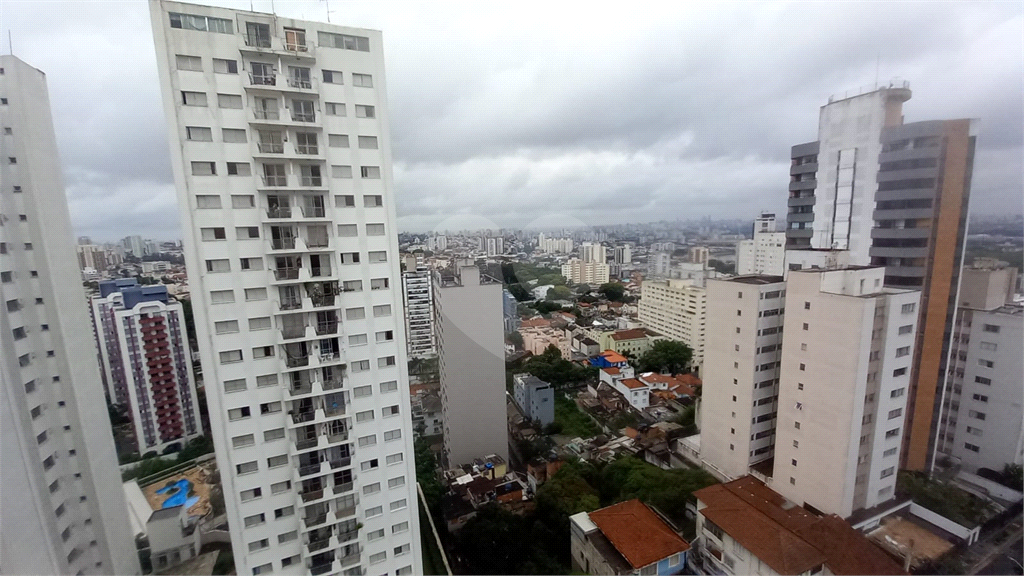 Apartamento com dois quartos, escritório, banheiro, cozinha, área de serviço, 1 vaga em Santana!