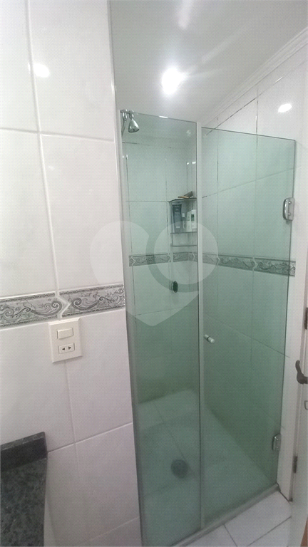 Apartamento com dois quartos, escritório, banheiro, cozinha, área de serviço, 1 vaga em Santana!