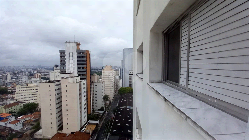 Apartamento com dois quartos, escritório, banheiro, cozinha, área de serviço, 1 vaga em Santana!