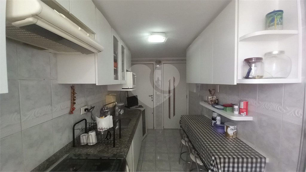 Apartamento com dois quartos, escritório, banheiro, cozinha, área de serviço, 1 vaga em Santana!