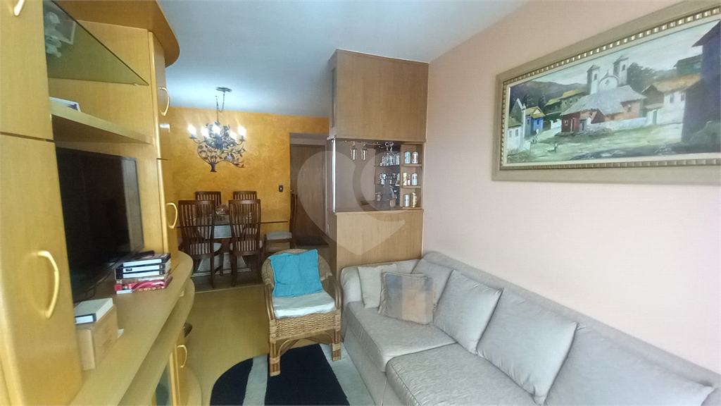 Apartamento com dois quartos, escritório, banheiro, cozinha, área de serviço, 1 vaga em Santana!