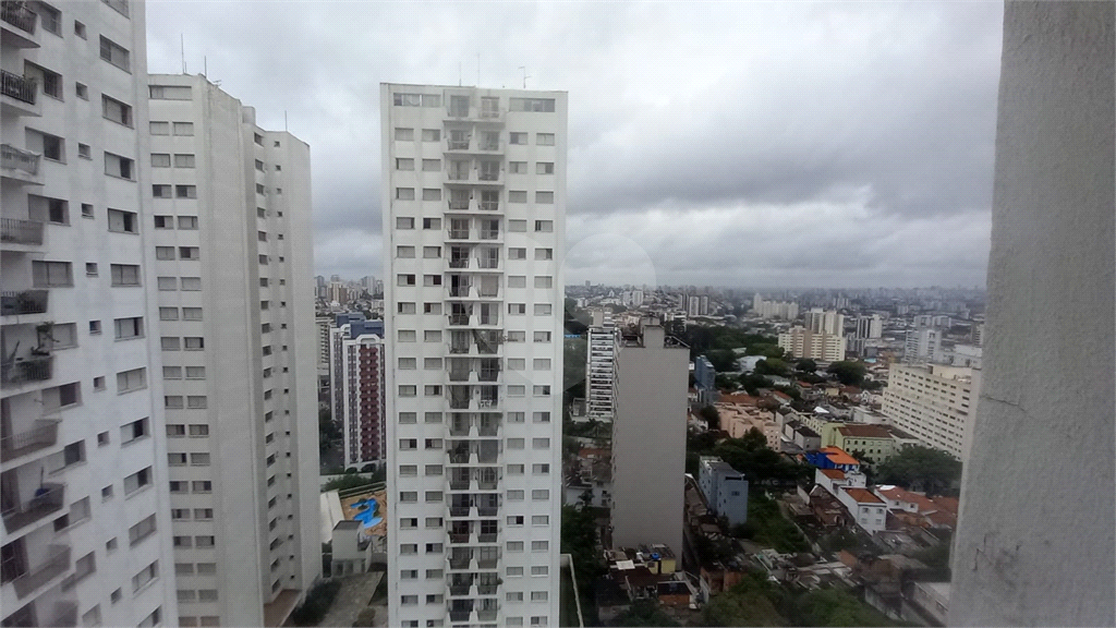 Apartamento com dois quartos, escritório, banheiro, cozinha, área de serviço, 1 vaga em Santana!