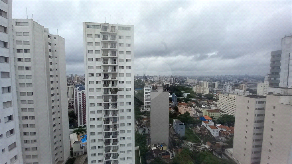 Apartamento com dois quartos, escritório, banheiro, cozinha, área de serviço, 1 vaga em Santana!