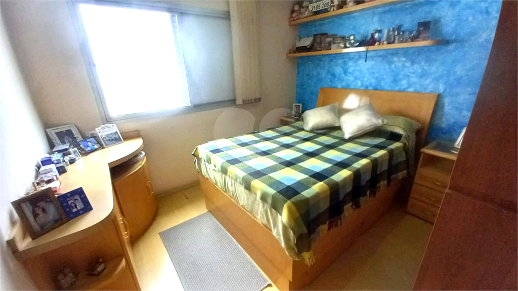 Apartamento com dois quartos, escritório, banheiro, cozinha, área de serviço, 1 vaga em Santana!