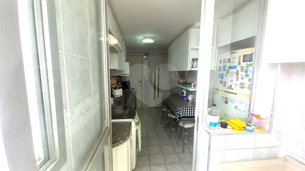 Apartamento com dois quartos, escritório, banheiro, cozinha, área de serviço, 1 vaga em Santana!