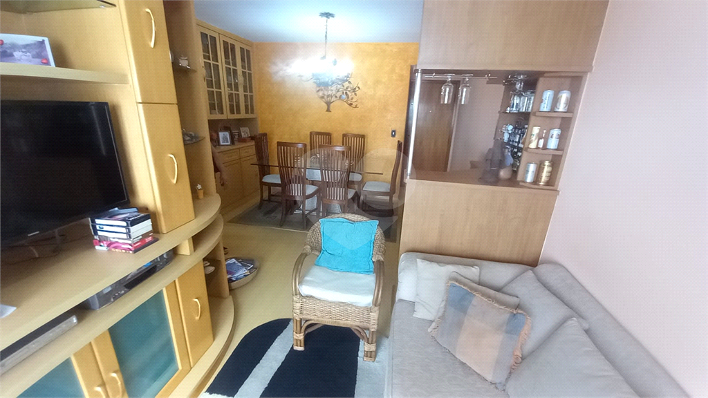 Apartamento com dois quartos, escritório, banheiro, cozinha, área de serviço, 1 vaga em Santana!