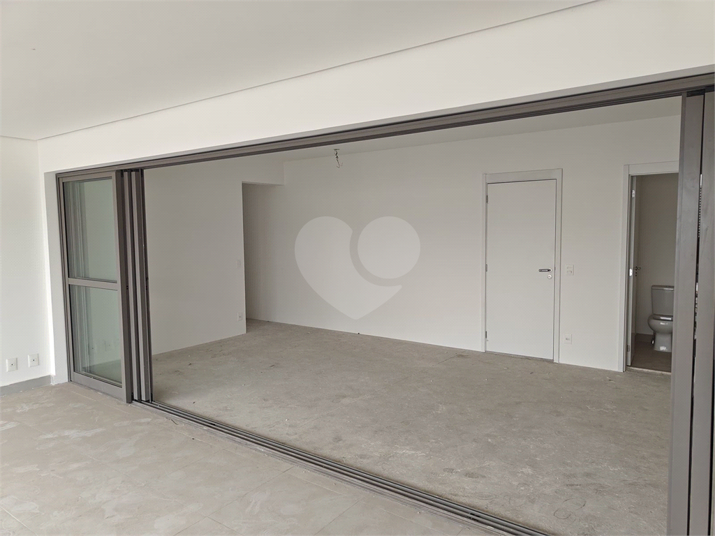 APARTAMENTO em TATUAPÉ