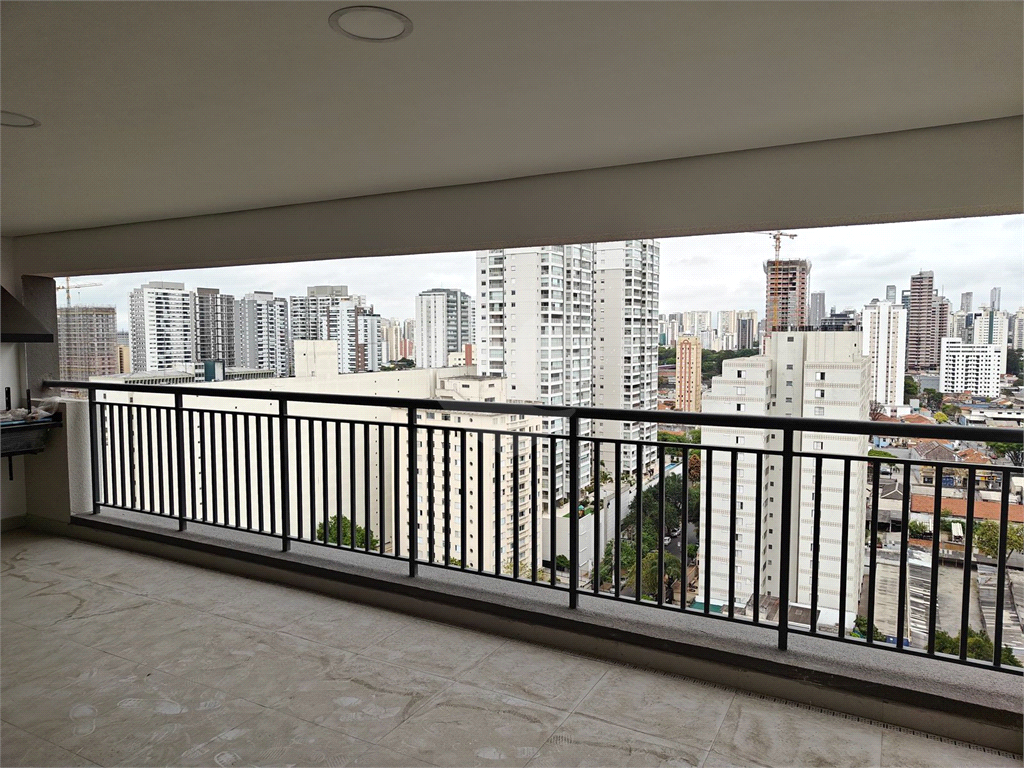 APARTAMENTO em TATUAPÉ