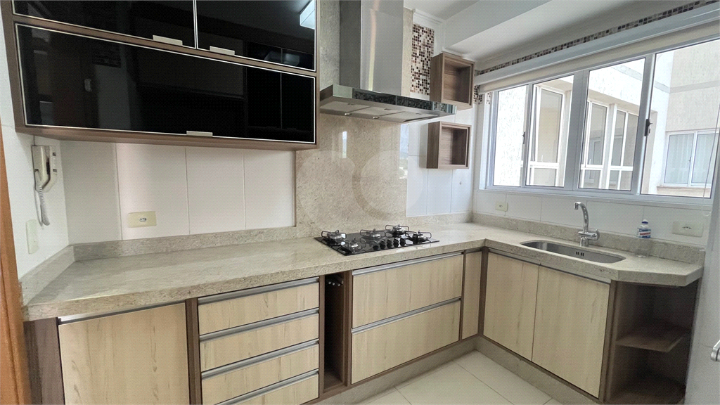 Apartamento à venda e aluguel com 2 quartos, 70m² - Foto 10