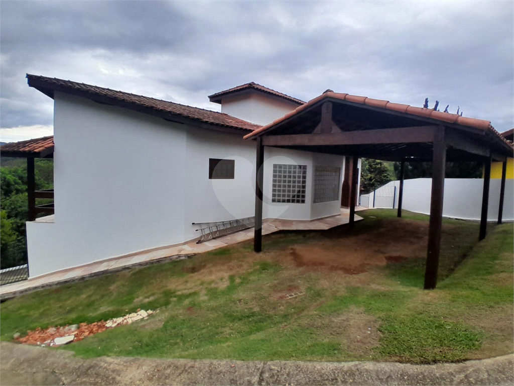 Casa de Condomínio à venda e aluguel com 3 quartos, 300m² - Foto 3