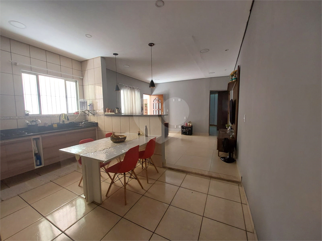 Casa à venda com 2 quartos, 102m² - Foto 4