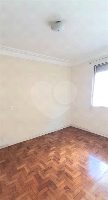 Apartamento nos jardins com dependências amplas 