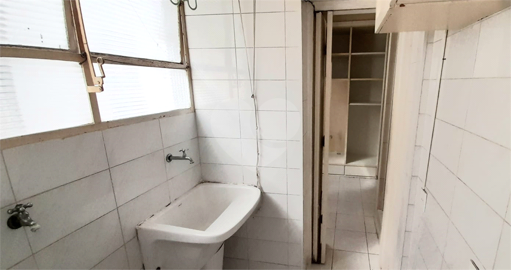 Apartamento nos jardins com dependências amplas 