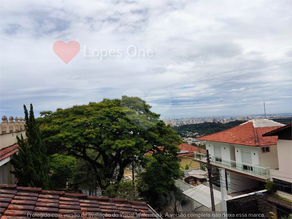 Casa em condominio fechado á 15 minutos do metrô, região com clima de Serra