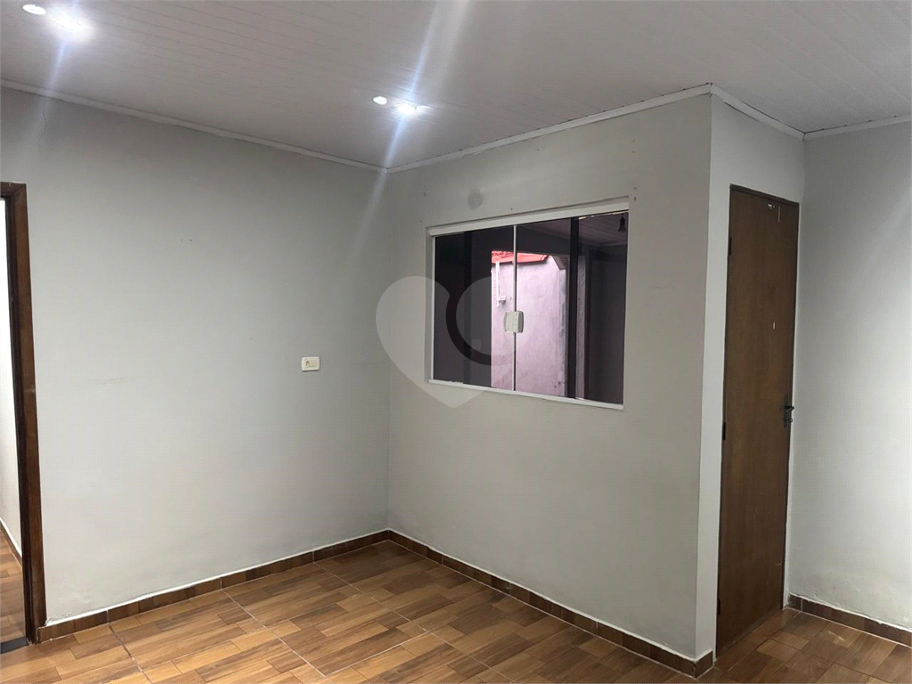 Casa à venda com 2 quartos, 70m² - Foto 18