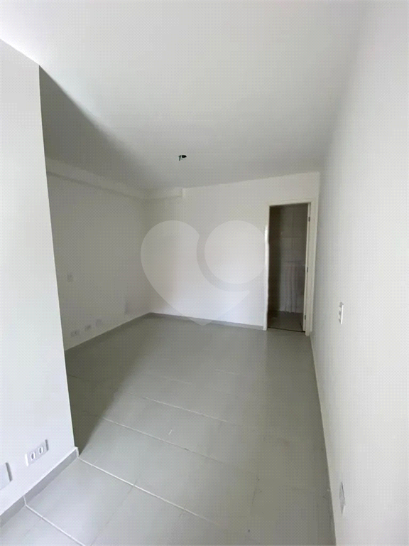 Apartamento à venda com 2 quartos, 69m² - Foto 12