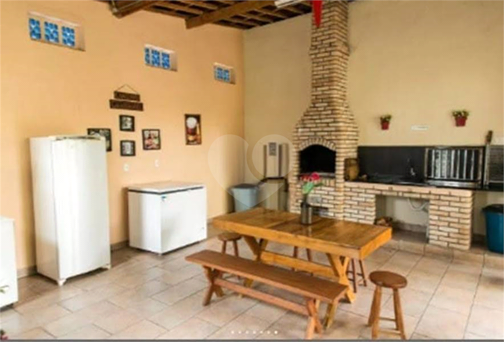 Apartamento 2 Dormitórios, Suíte, Vaga. Vila Medeiros. Aceita pet.