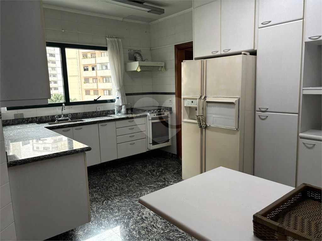 Apartamento à venda e aluguel com 3 quartos, 160m² - Foto 11