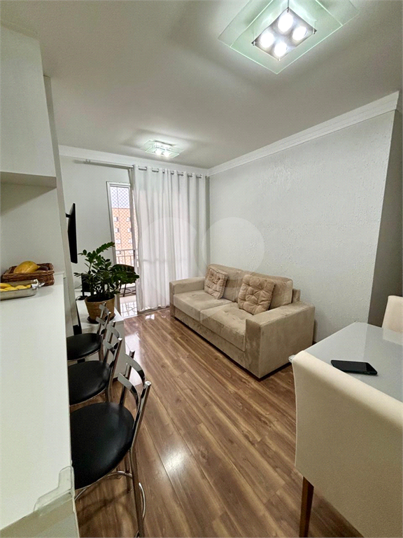 Apartamento na Av Santa Marina no bairro da Água Branca