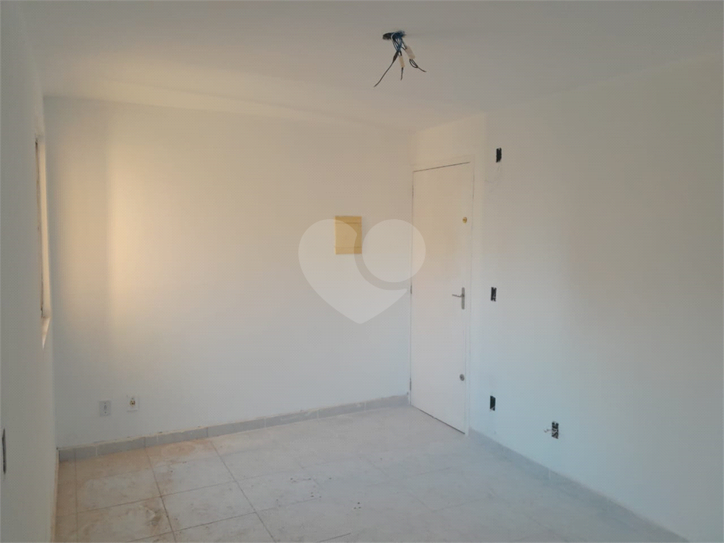 Apartamento à venda com 2 quartos, 46m² - Foto 3