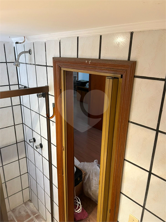 Apartamento em Moema 158 m² de área útil, com 4 quartos, 4 suítes e 6 banheiros, 3 vagas de garagem.