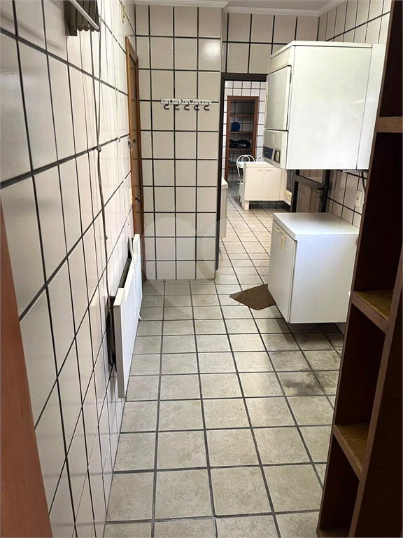 Apartamento em Moema 158 m² de área útil, com 4 quartos, 4 suítes e 6 banheiros, 3 vagas de garagem.