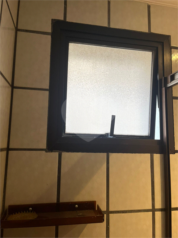 Apartamento em Moema 158 m² de área útil, com 4 quartos, 4 suítes e 6 banheiros, 3 vagas de garagem.