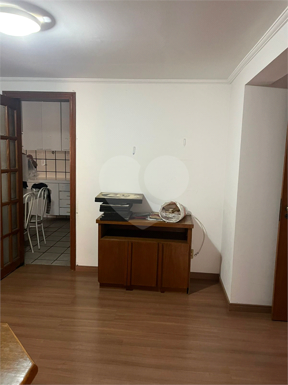 Apartamento em Moema 158 m² de área útil, com 4 quartos, 4 suítes e 6 banheiros, 3 vagas de garagem.