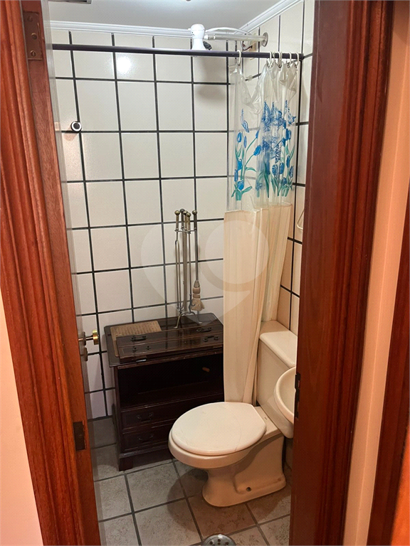 Apartamento em Moema 158 m² de área útil, com 4 quartos, 4 suítes e 6 banheiros, 3 vagas de garagem.