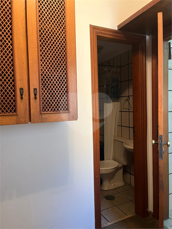 Apartamento em Moema 158 m² de área útil, com 4 quartos, 4 suítes e 6 banheiros, 3 vagas de garagem.