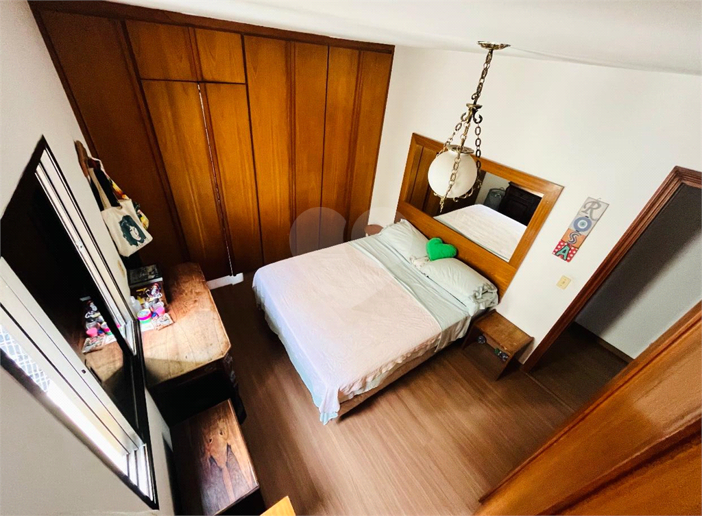 Apartamento em Moema 158 m² de área útil, com 4 quartos, 4 suítes e 6 banheiros, 3 vagas de garagem.