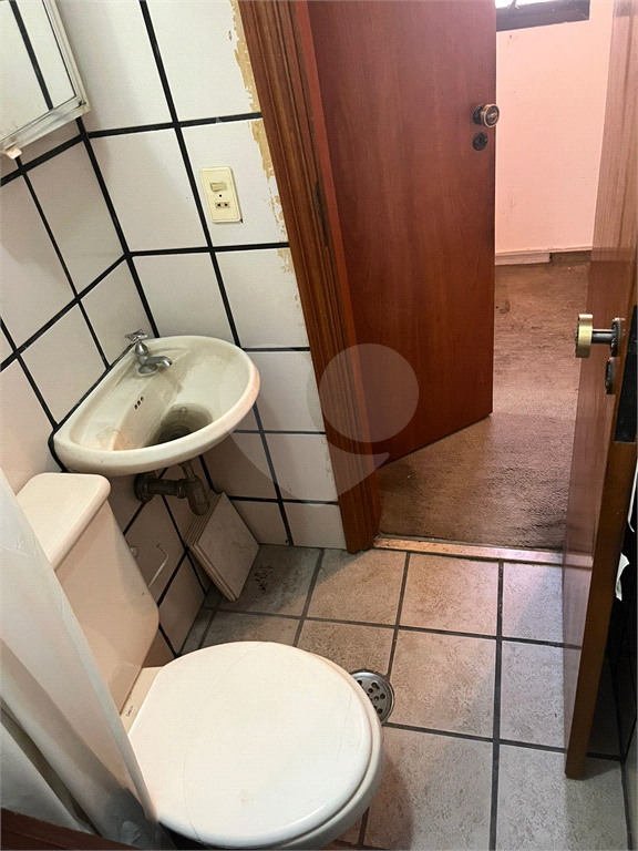 Apartamento em Moema 158 m² de área útil, com 4 quartos, 4 suítes e 6 banheiros, 3 vagas de garagem.