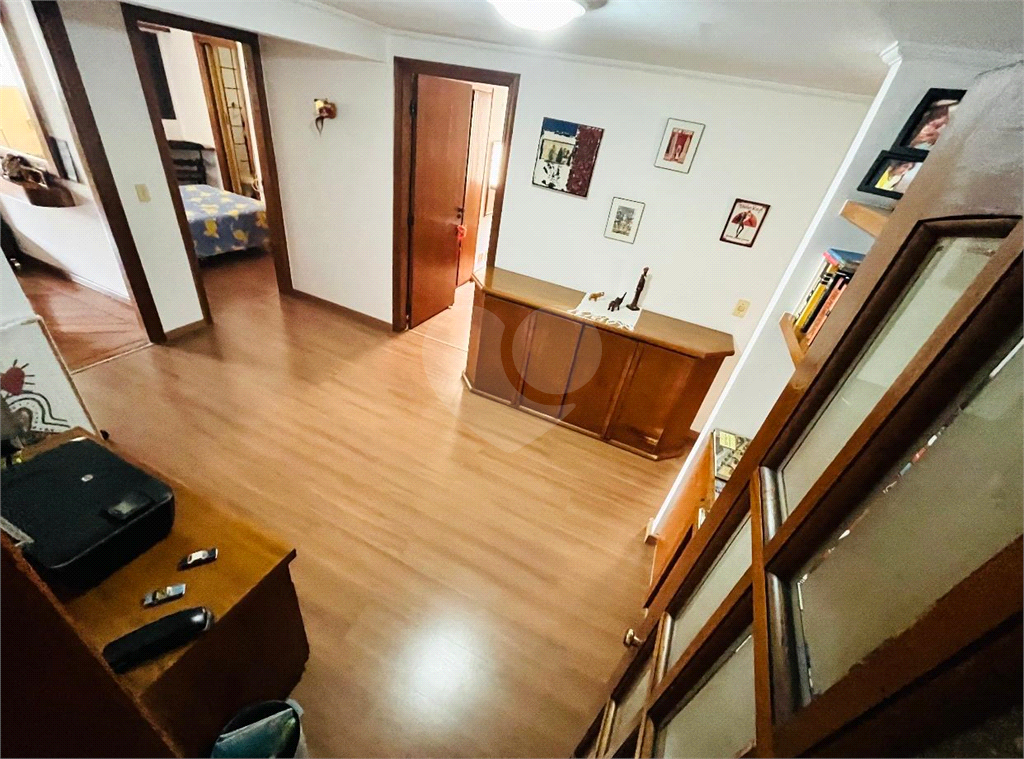 Apartamento em Moema 158 m² de área útil, com 4 quartos, 4 suítes e 6 banheiros, 3 vagas de garagem.