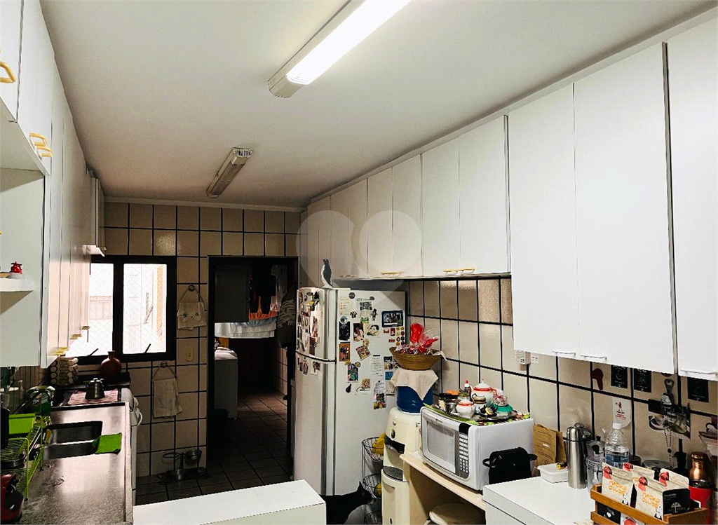 Apartamento em Moema 158 m² de área útil, com 4 quartos, 4 suítes e 6 banheiros, 3 vagas de garagem.