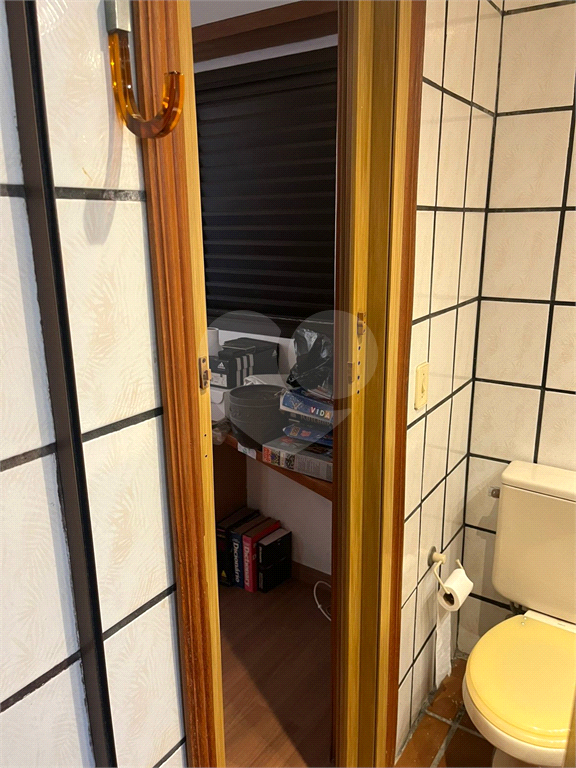 Apartamento em Moema 158 m² de área útil, com 4 quartos, 4 suítes e 6 banheiros, 3 vagas de garagem.