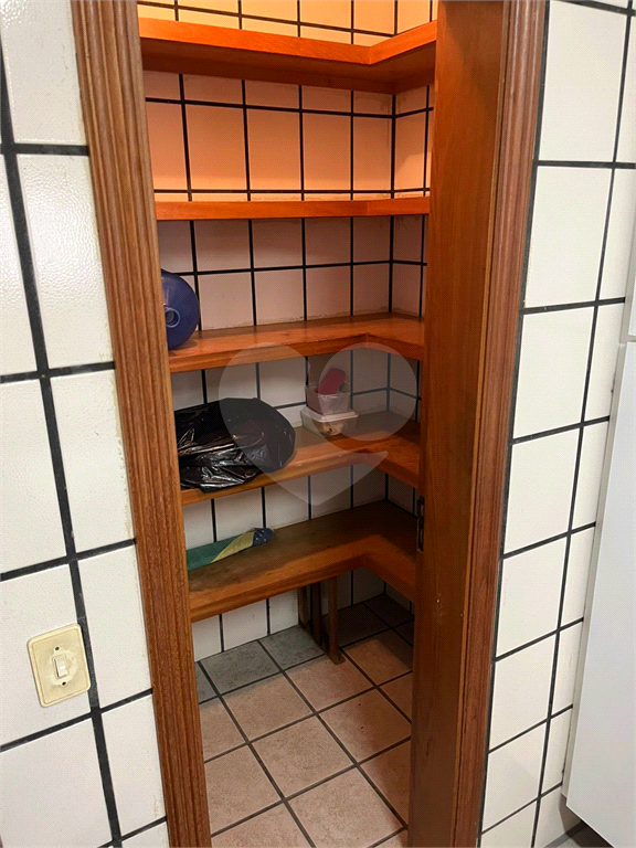 Apartamento em Moema 158 m² de área útil, com 4 quartos, 4 suítes e 6 banheiros, 3 vagas de garagem.