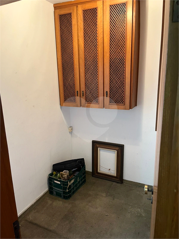 Apartamento em Moema 158 m² de área útil, com 4 quartos, 4 suítes e 6 banheiros, 3 vagas de garagem.