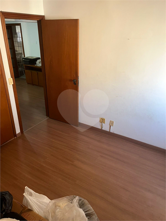 Apartamento em Moema 158 m² de área útil, com 4 quartos, 4 suítes e 6 banheiros, 3 vagas de garagem.
