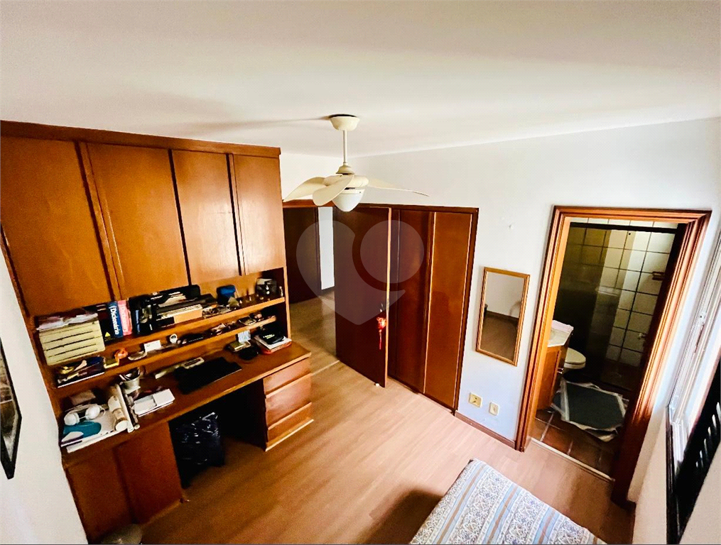 Apartamento em Moema 158 m² de área útil, com 4 quartos, 4 suítes e 6 banheiros, 3 vagas de garagem.