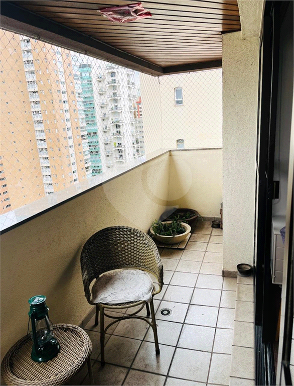 Apartamento em Moema 158 m² de área útil, com 4 quartos, 4 suítes e 6 banheiros, 3 vagas de garagem.