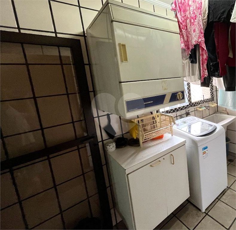 Apartamento em Moema 158 m² de área útil, com 4 quartos, 4 suítes e 6 banheiros, 3 vagas de garagem.