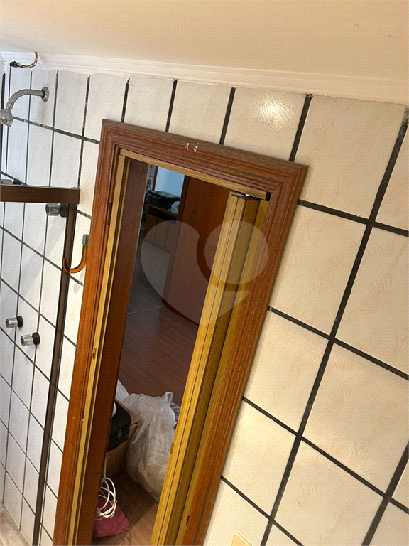 Apartamento em Moema 158 m² de área útil, com 4 quartos, 4 suítes e 6 banheiros, 3 vagas de garagem.