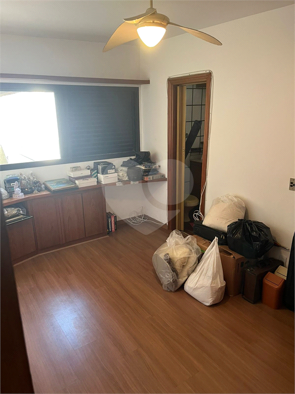 Apartamento em Moema 158 m² de área útil, com 4 quartos, 4 suítes e 6 banheiros, 3 vagas de garagem.